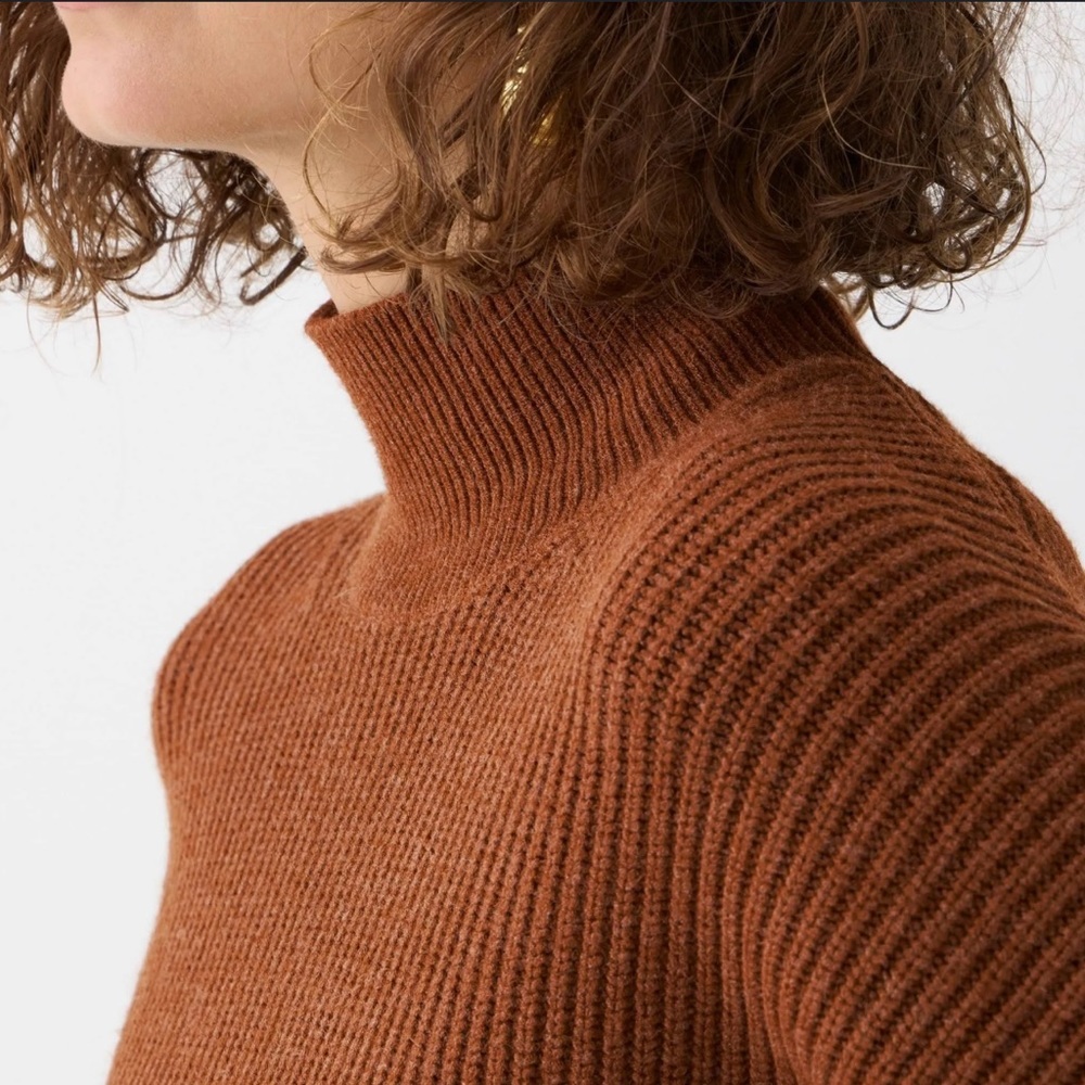 New JCrew Ribbed turtleneck sweater in stretch yarn - Picture 2 of 7